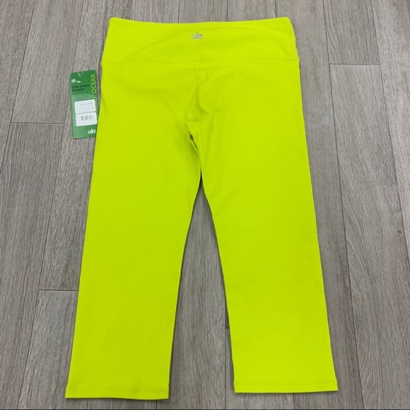 NWT Alo Yoga Neon Airbrushed Capri Leggings - Picture 2 of 9